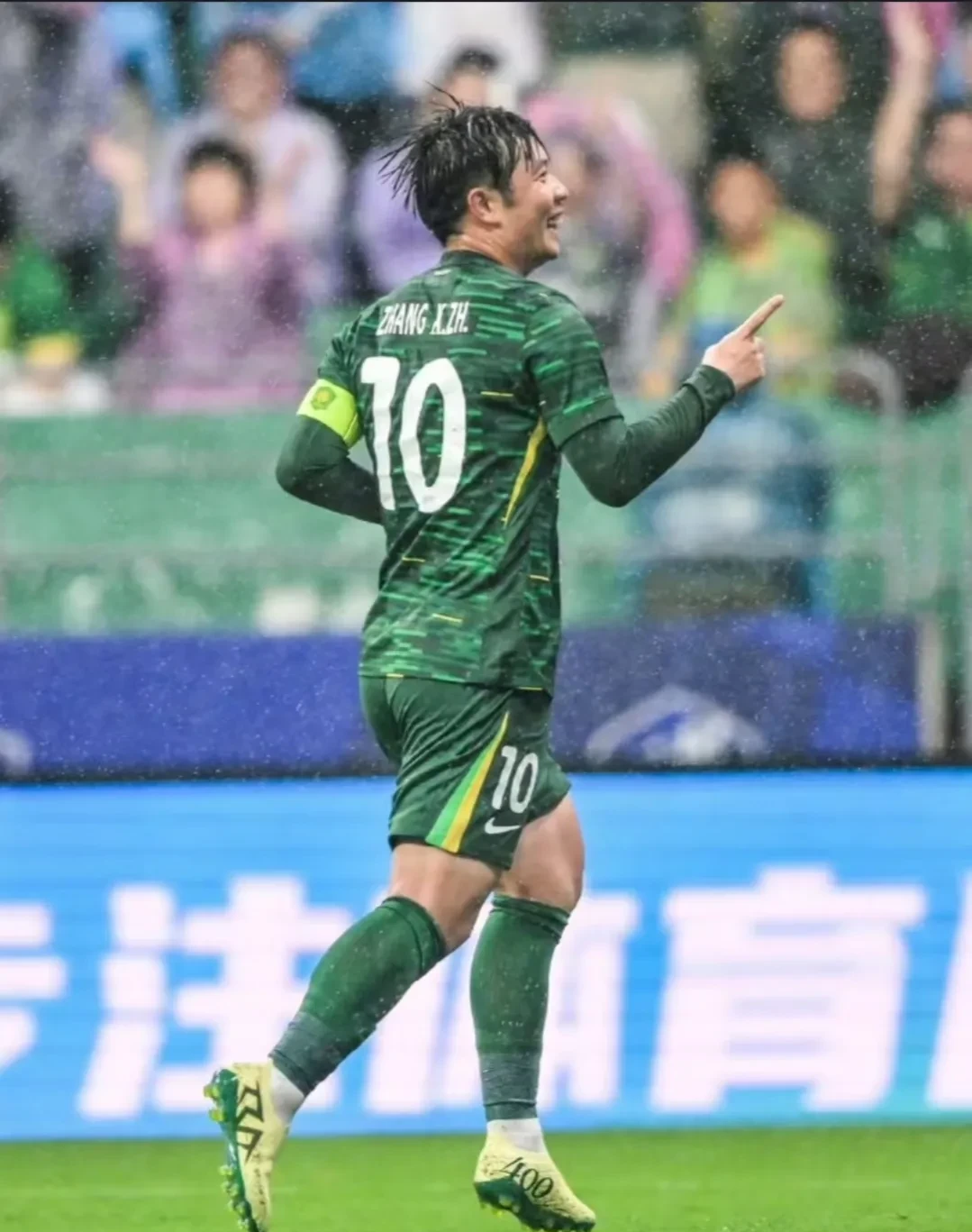 满冠体育直播-北京国安训练开放日；加时末段造点机会引欢呼；社区盾在即；阵容厚度经受考验(北京国安训练基地)