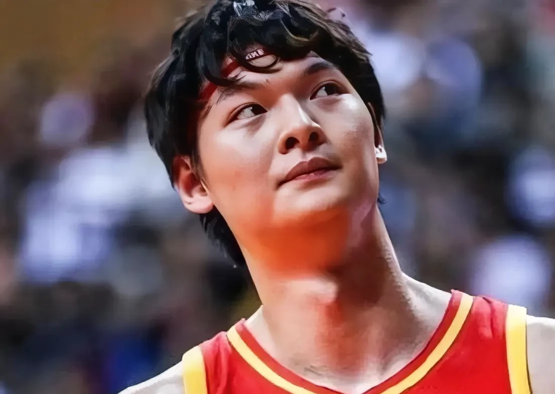 今晨芝加哥公牛调整名单以备CBA常规赛，遗憾出局环节打磨，话题不断，阵容厚度经受考验的简单介绍